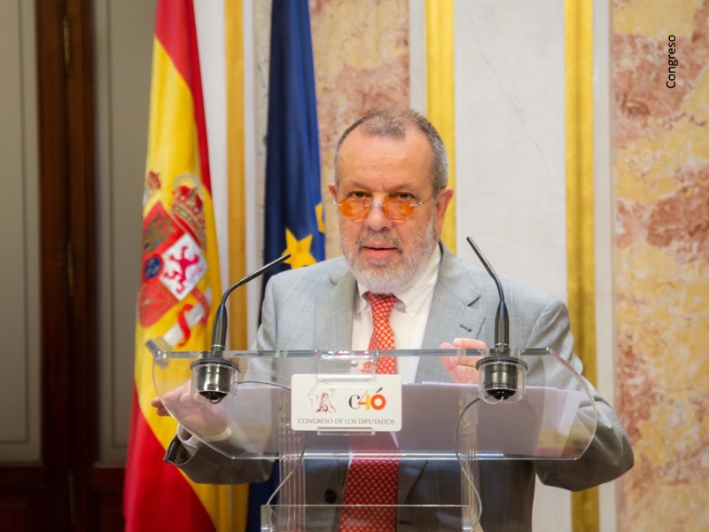 Defensor_presentacion_Informe_2018_Congreso_800x600 (1)