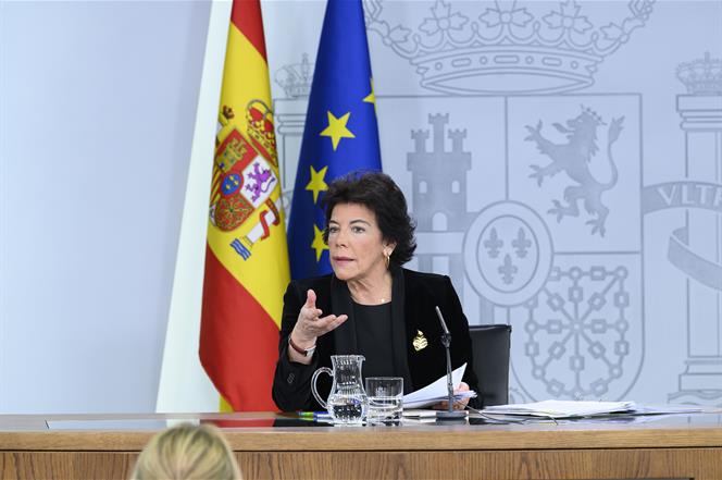 Moncloa/Borja Puig de la Bellacasa>La ministra de Educación y Formación Profesional y portavoz del Gobierno en funciones, Isabel Celaá, durante su intervención, en la rueda de prensa posterior al Consejo de Ministros.Descargar La Moncloa, Madrid - 27/12/19