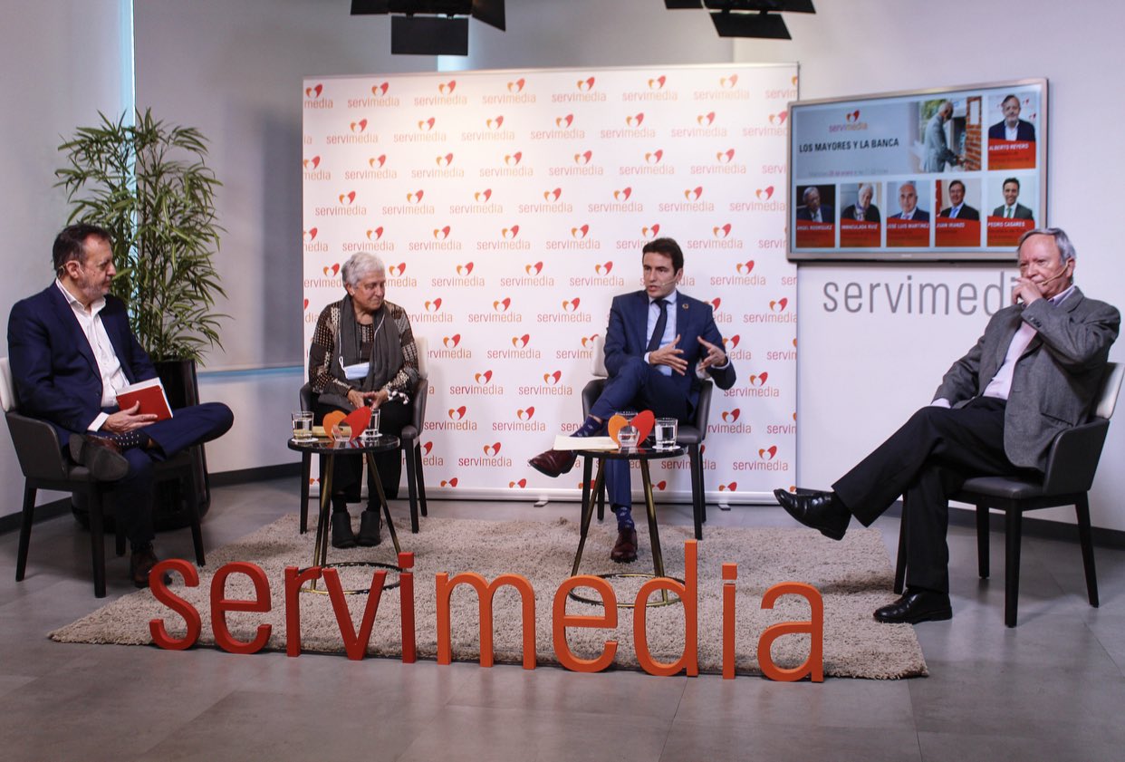 La presidenta de UDP participa en el Diálogo de Servimedia: las personas mayores y la Banca