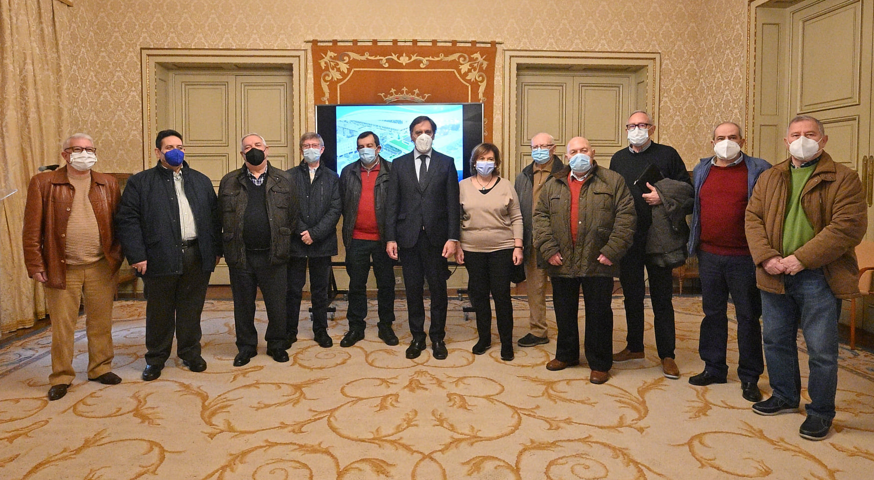 La Federación de Asociaciones de Mayores de Salamanca (FAMASA) asiste a la presentación del futuro centro de mayores en el barrio de Chamberí de Salamanca