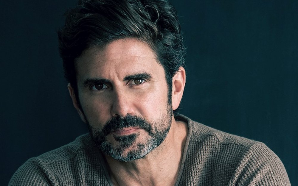 Hernán Zin presenta ‘BankFruit’, un spot de denuncia sobre la brecha digital que afecta a las personas mayores