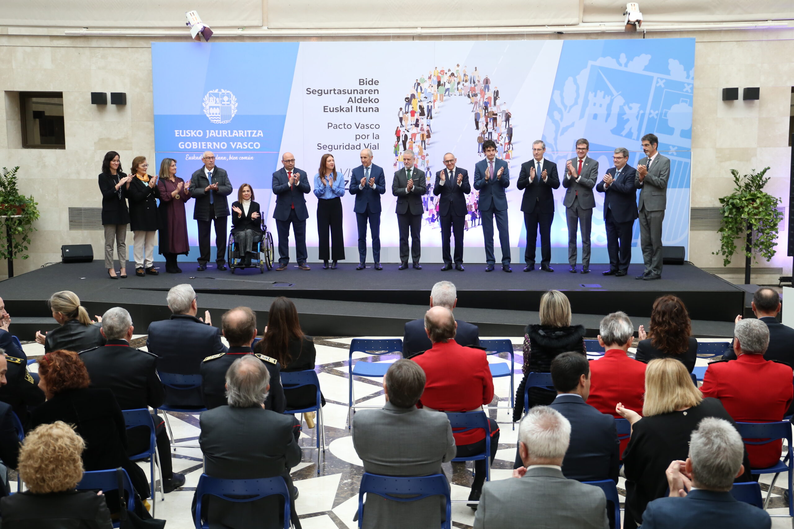 Euskofederpen participa en el primer gran pacto social e institucional por la Seguridad Vial y la movilidad sostenible, en Euskadi