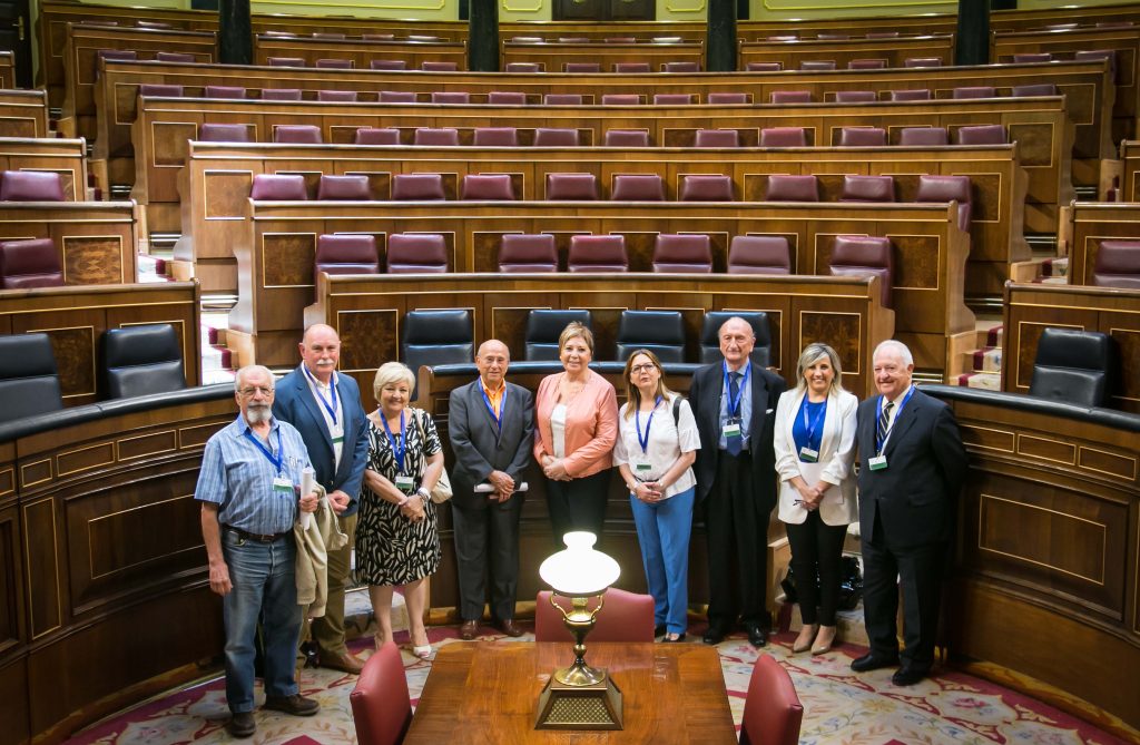 Encuentro de los miembros de la Comisión de la Estrategia Nacional del Envejecimiento del Consejo Estatal de las Personas Mayores en el Congreso de los Diputados el 26 de junio de 2017, con la Sra. Celia Villalobos, presidenta de la Comisión del Pacto de Toledo